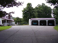 Barns / Barn style carports